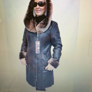 Black sheepskin shearling fur hooded coat. Xs